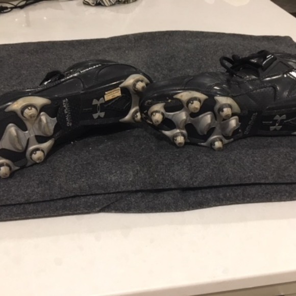 Under Armour Black Mens Football Cleats,  SZ 10.5, GUC